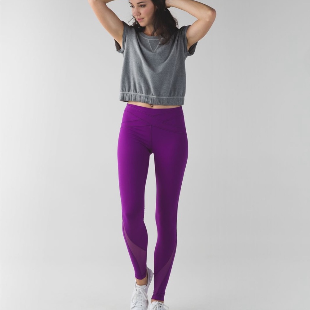lululemon Free Flow Tight - Tender Violet - Size 6